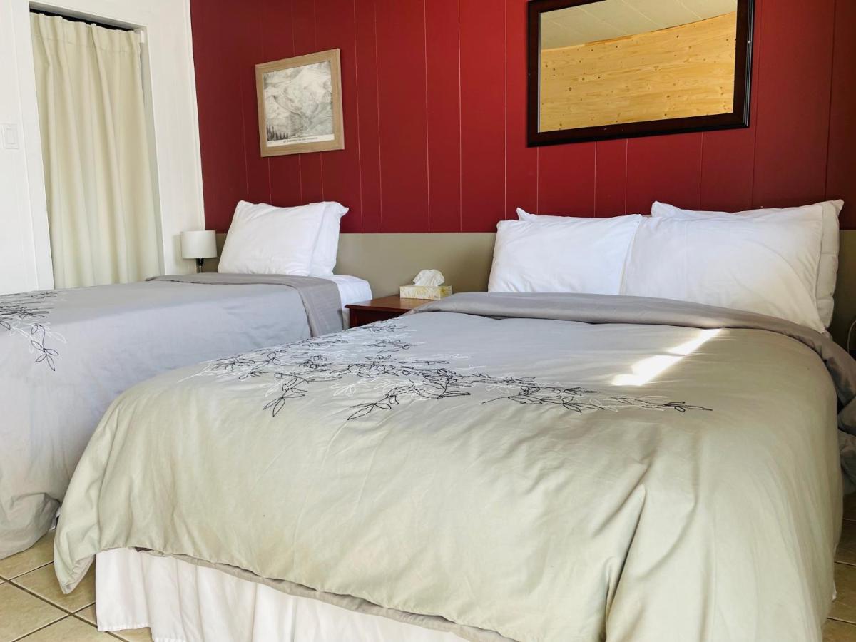 Attitude Montagne Hotel Saint Adolphe D'Howard ภายนอก รูปภาพ