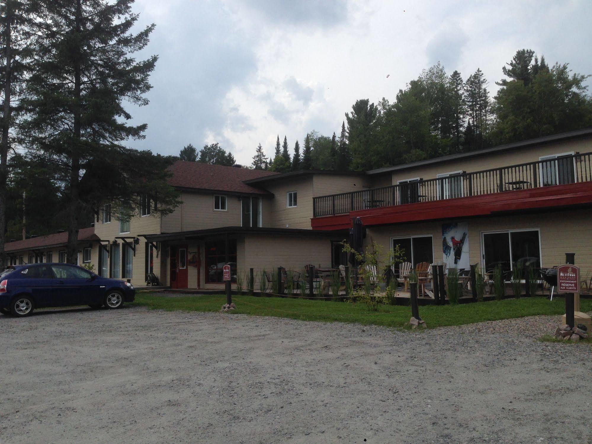 Attitude Montagne Hotel Saint Adolphe D'Howard ภายนอก รูปภาพ